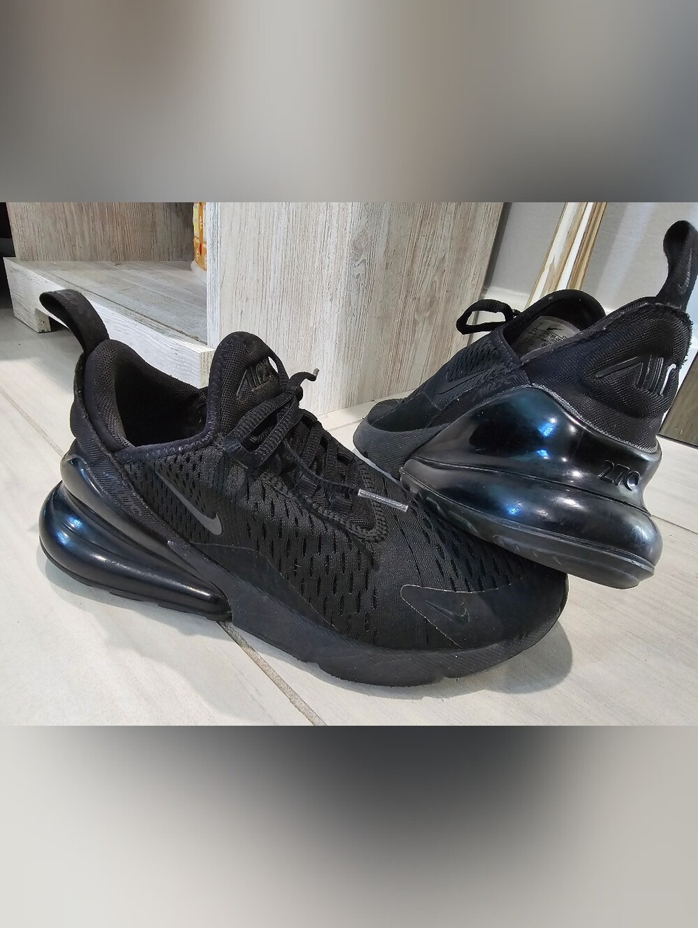 Nike Air Max 270 Womens All-Black Sneakers Size 7
